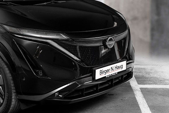 Nissan Ariya 4 of 30