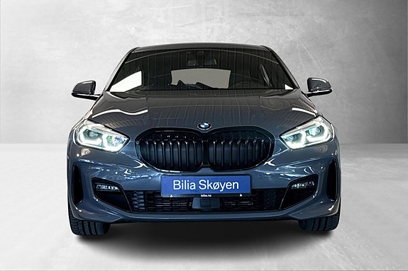 BMW 118i 2 of 5