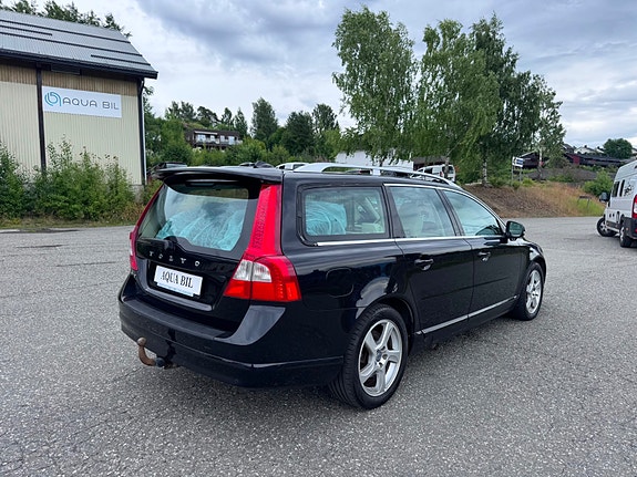 Volvo V70 7 of 23