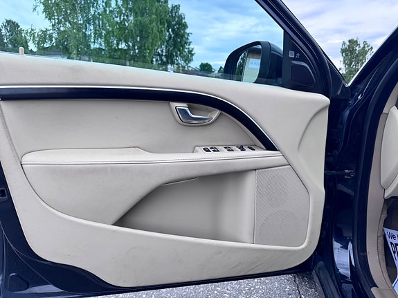 Volvo V70 10 of 23