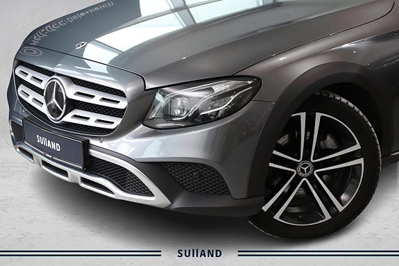 Mercedes-Benz E220 d 3 of 5
