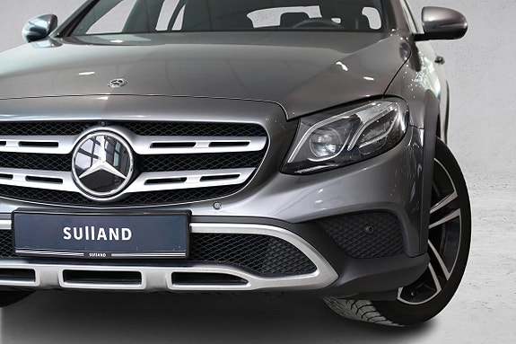 Mercedes-Benz E220 d 4 of 5