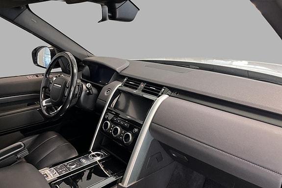 Land Rover Discovery 5 16 of 30
