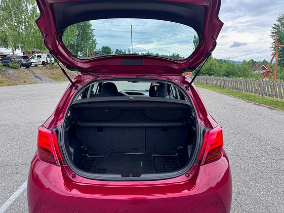 Toyota Yaris 9 of 23