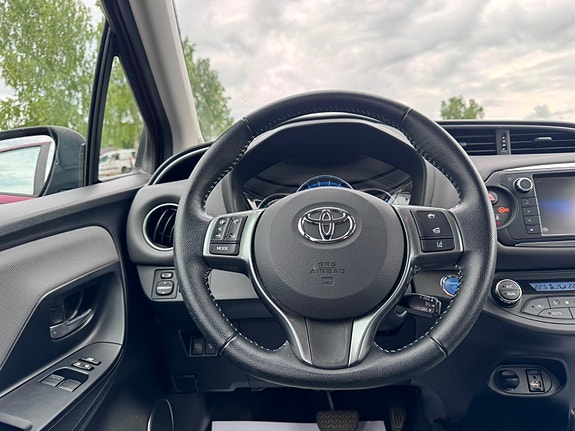 Toyota Yaris 16 of 23