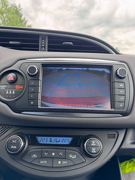 Toyota Yaris 20 of 23