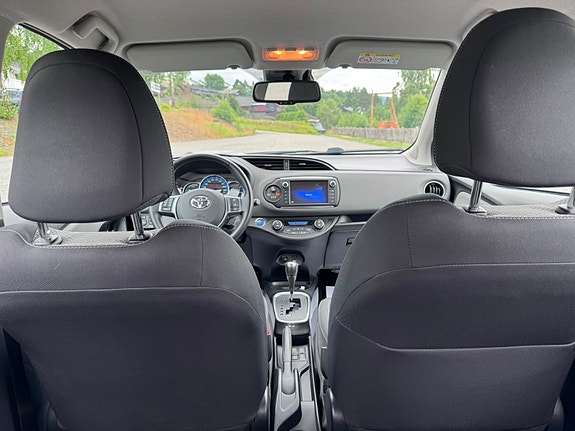 Toyota Yaris 14 of 23