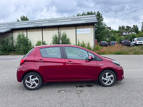 Toyota Yaris 5 of 23