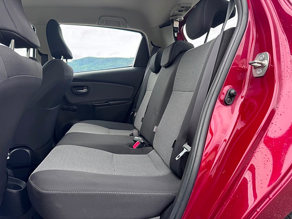 Toyota Yaris 11 of 23