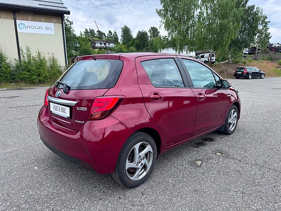 Toyota Yaris 6 of 23