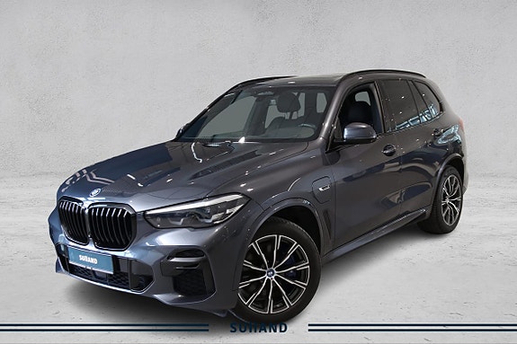 BMW X5 2 of 5