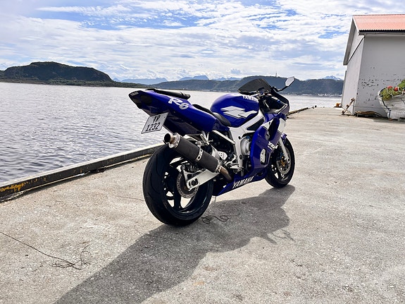 Yamaha YZF-R6 4 of 5