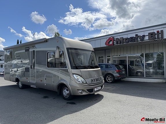 Hymer B 690 STARLINE-V6-3,0L-BAKJULSTREKK-ALDE-HYDRAULISKE STØTTEBEN-MARKISE-SOLCELLE-INVERTER-SOMMER OG VINTERHJUL++