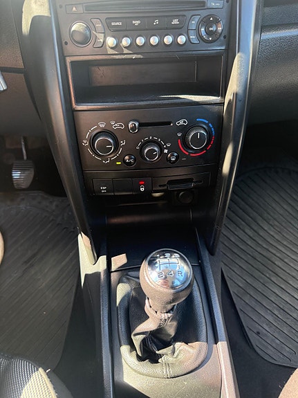 Peugeot 207 17 of 19