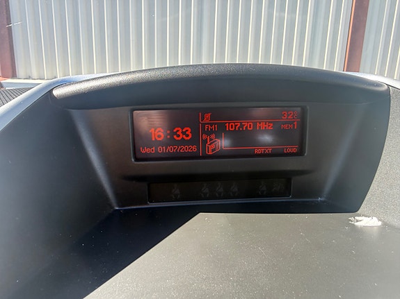 Peugeot 207 18 of 19