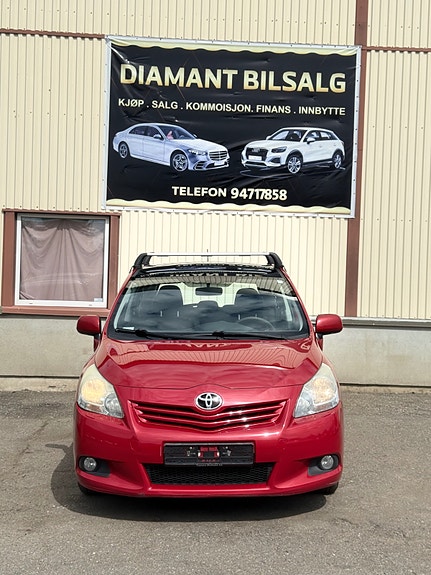 Toyota Verso 2 of 5