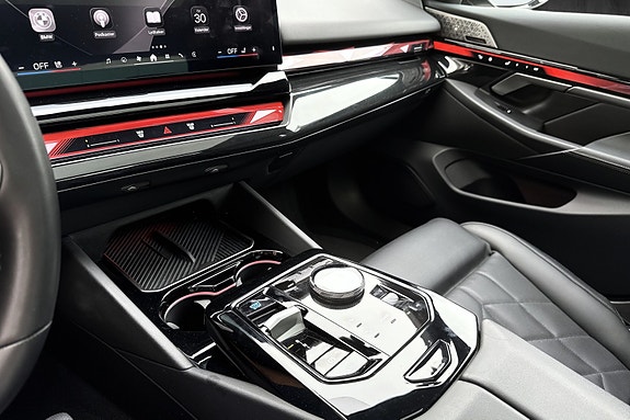 BMW i5 18 of 20