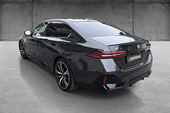 BMW i5 7 of 20