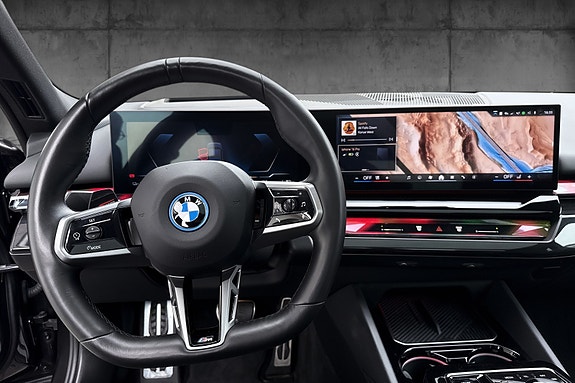 BMW i5 12 of 20