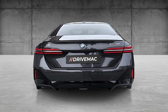 BMW i5 8 of 20