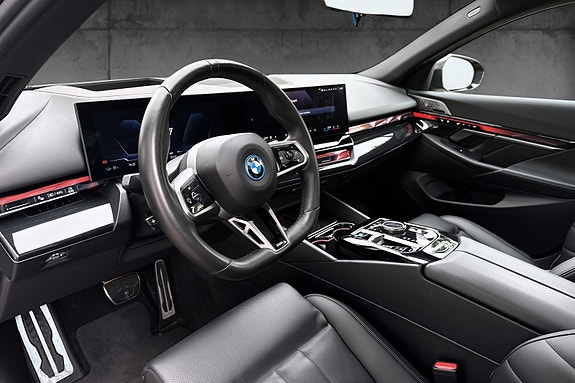 BMW i5 11 of 20