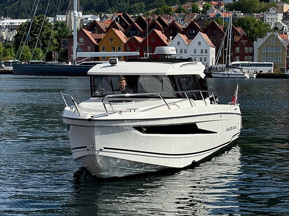 Askeladden P92 SUV Suzuki DF 350hk. Radar, ekkolodd, styreposisjon ute, dieselva 4 of 5