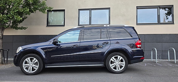 Mercedes-Benz GL450 13 of 30