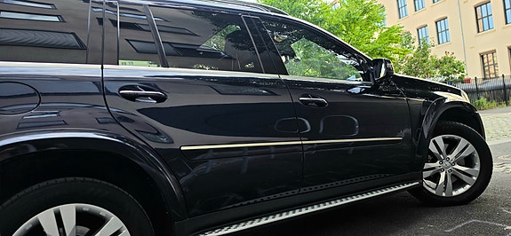 Mercedes-Benz GL450 6 of 30