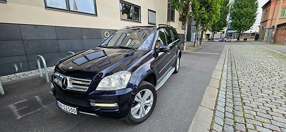 Mercedes-Benz GL450 16 of 30