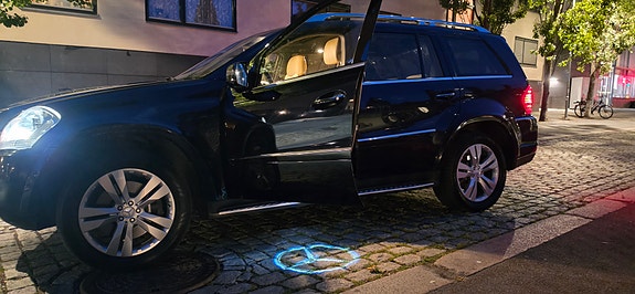 Mercedes-Benz GL450 26 of 30