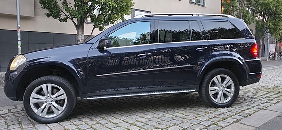 Mercedes-Benz GL450 20 of 30