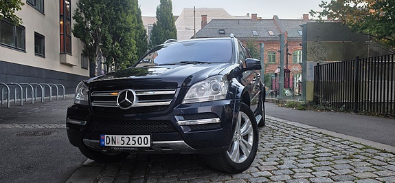 Mercedes-Benz GL450 17 of 30