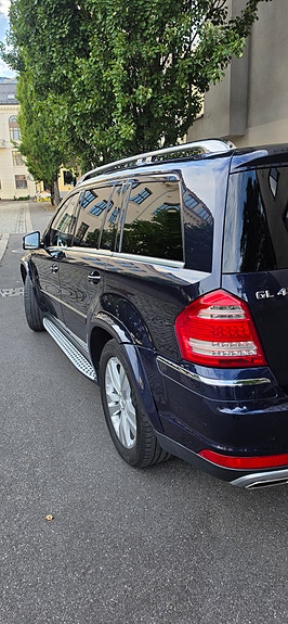 Mercedes-Benz GL450 12 of 30