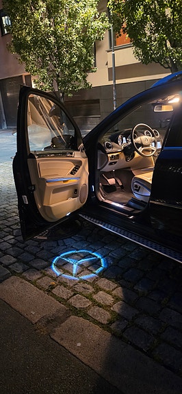 Mercedes-Benz GL450 27 of 30