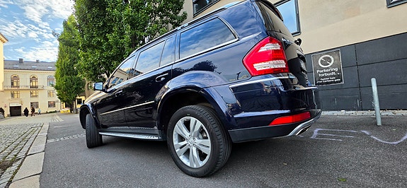 Mercedes-Benz GL450 23 of 30