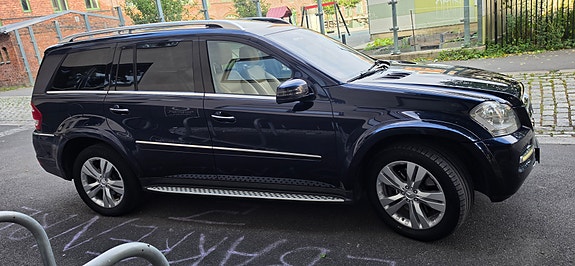 Mercedes-Benz GL450 21 of 30