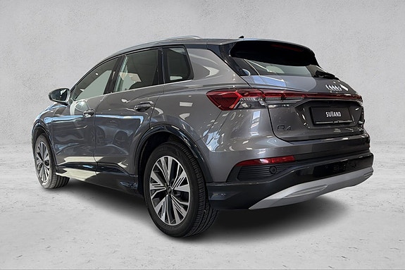 Audi Q4 e-tron 3 of 5