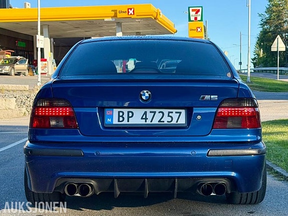 BMW M5 4 of 5