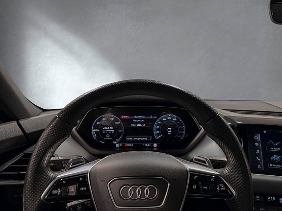 Audi e-tron GT 18 of 30