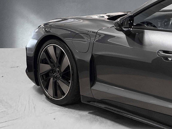 Audi e-tron GT 4 of 30