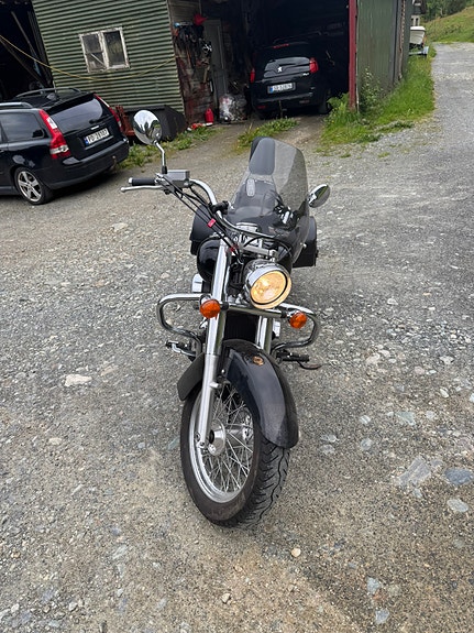 Honda VT 750 C Shadow 3 of 5