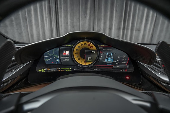 Ferrari SF90 Stradale 18 of 30