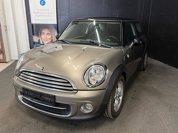 MINI Cooper 4 of 5