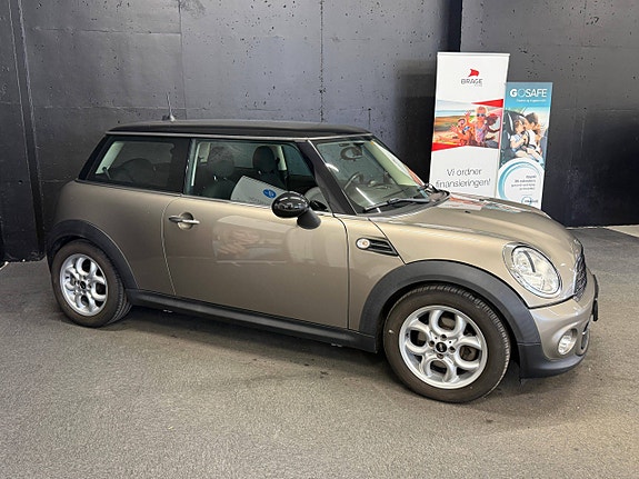MINI Cooper 2 of 5