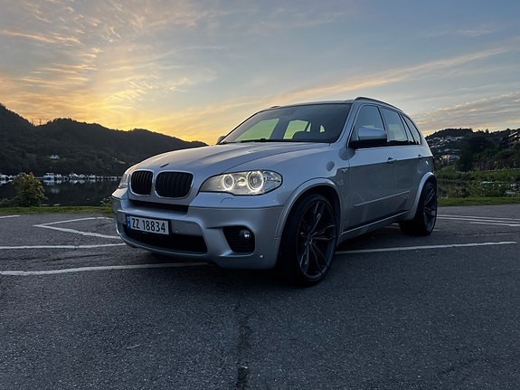 BMW X5 2 of 5