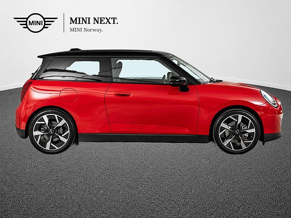 MINI Cooper SE 4 of 5