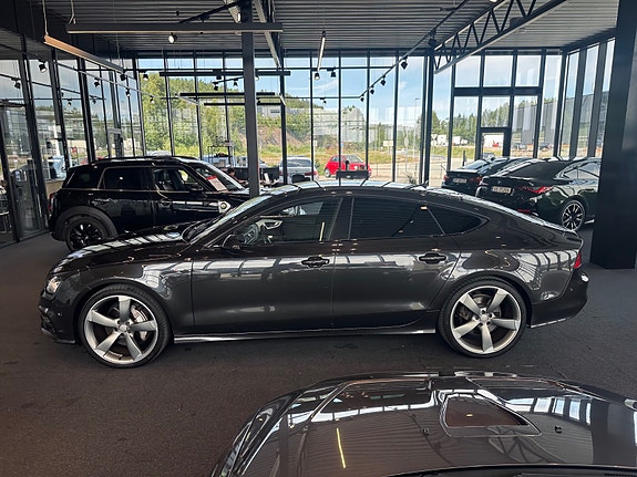 Audi A7 4 of 5