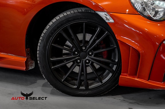 Toyota GT86 3 of 5