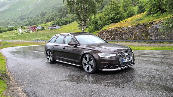 Audi A6 allroad 2 of 5