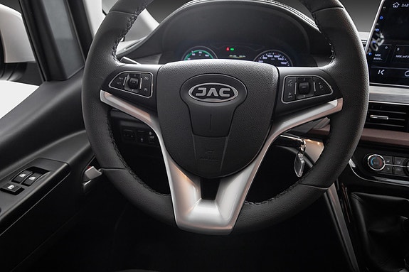 JAC M3EV 16 of 22
